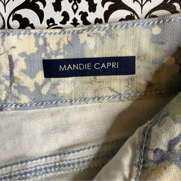 Bandolino: size : 8P : floral ‘mandie capri’ folded denim capri pants - Picture 11 of 11